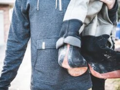 Simms Vermilion Full Zip Hoody -Cheap Fishing Shop lifestyle vermilionfullziphoody simms closeup 50 99 sim 10026n